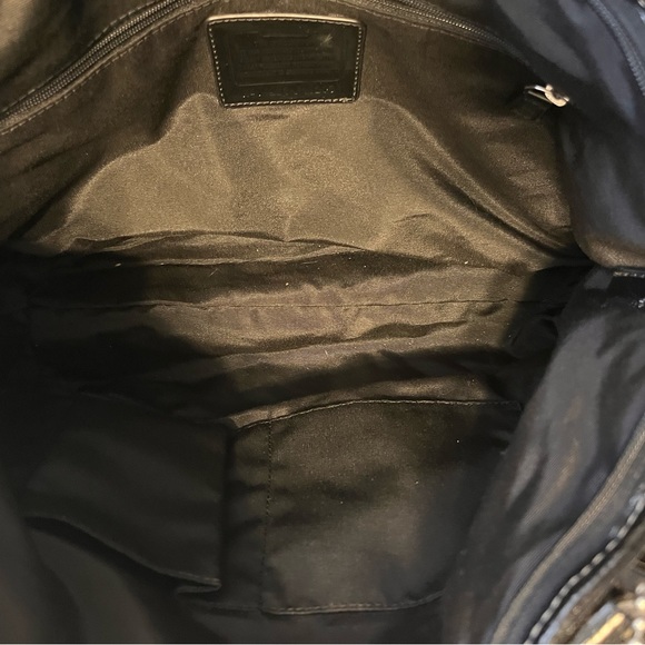 Coach- Good used condition, smoke free home - Picture 5 of 5